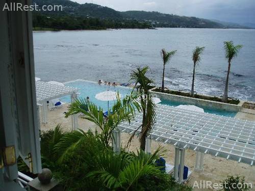 Round Hill Hotel & Villas 103